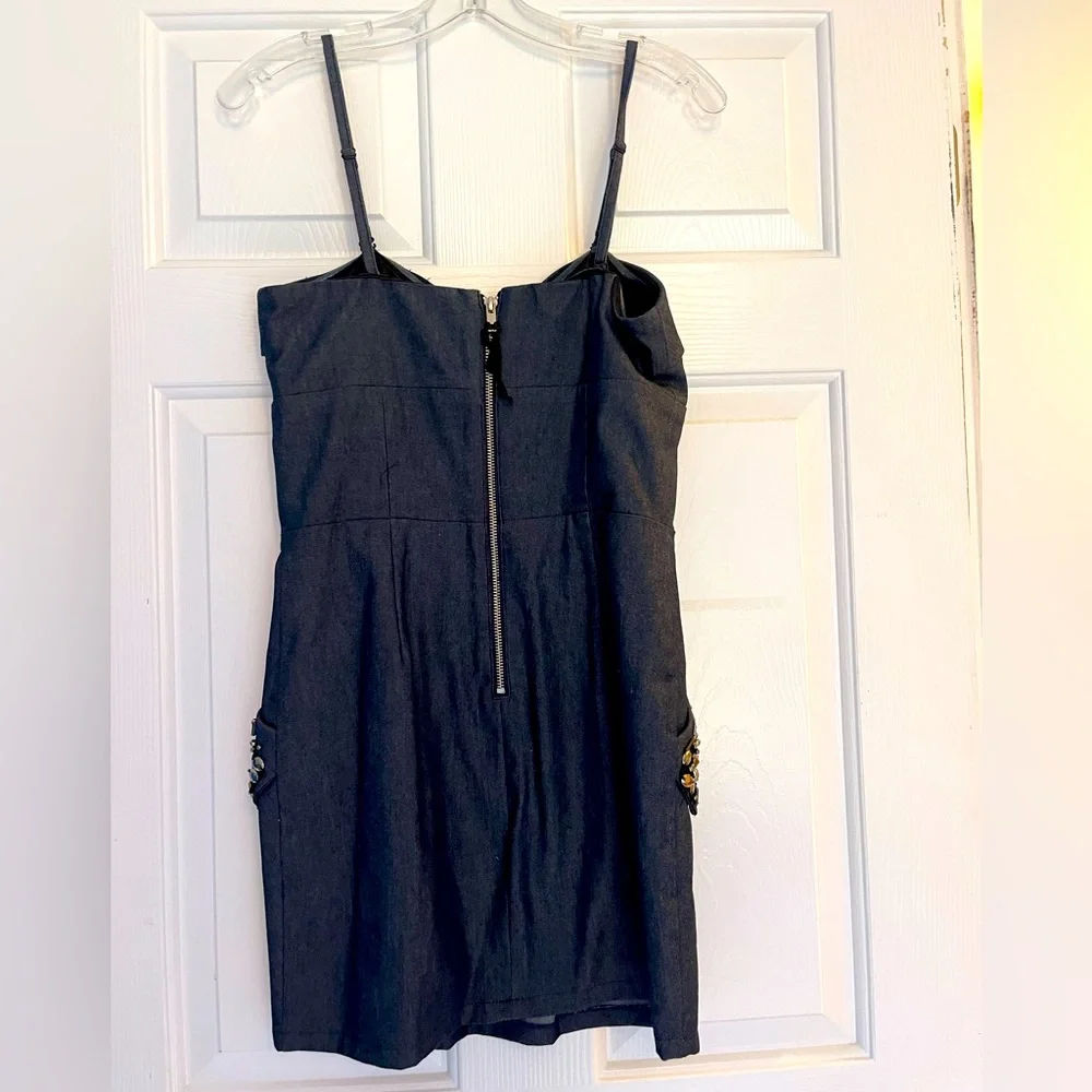 Guess - Picture 2 of 2